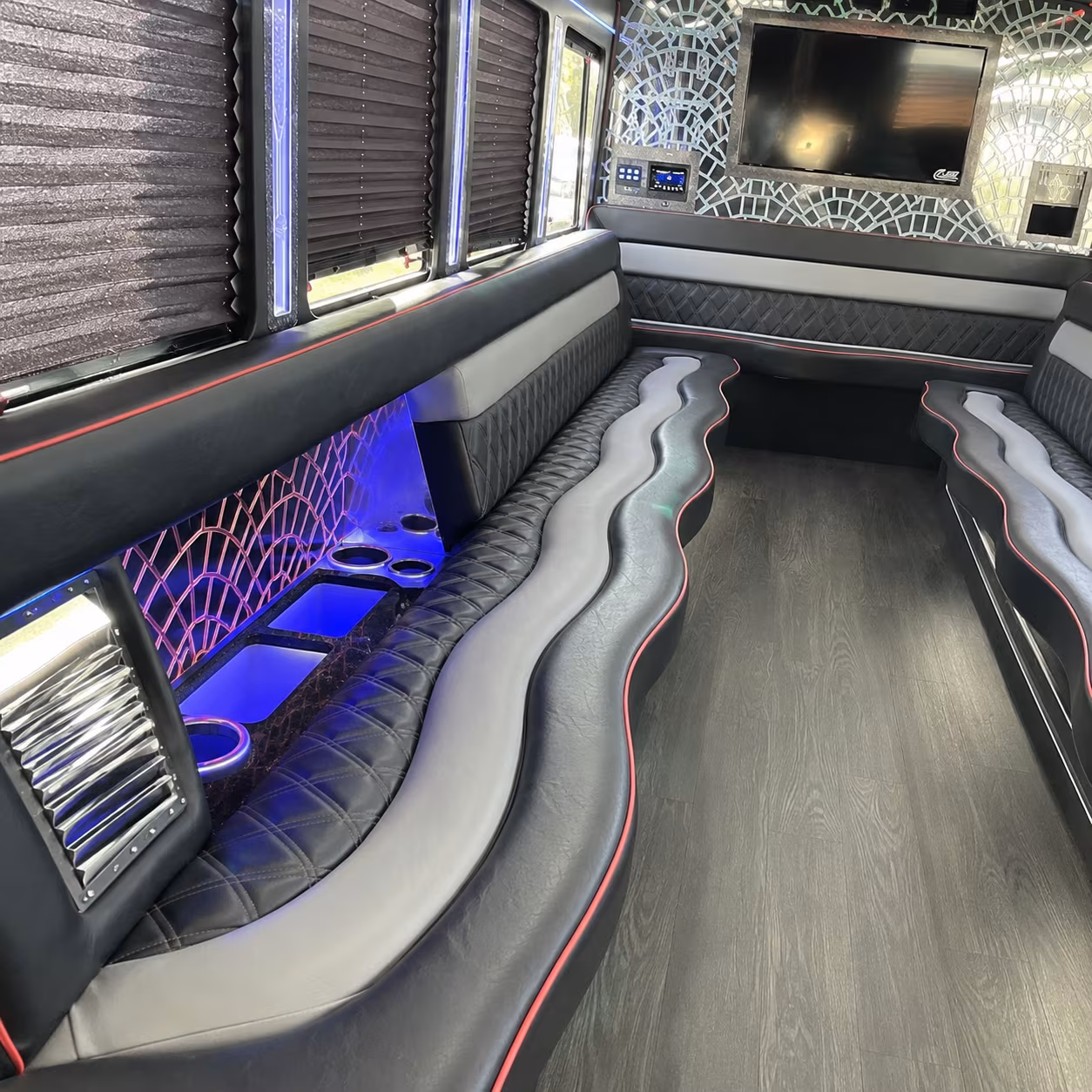 party buses and minibuses for wynwood and miami wine crawls